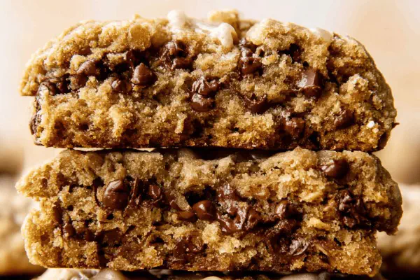 Chunky Chocolate Chip Shortbread