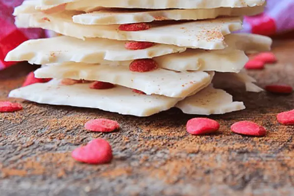 White Choc Strawberries Twist