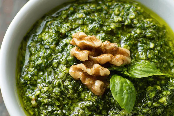 Twisted Parsley Spinach Pesto