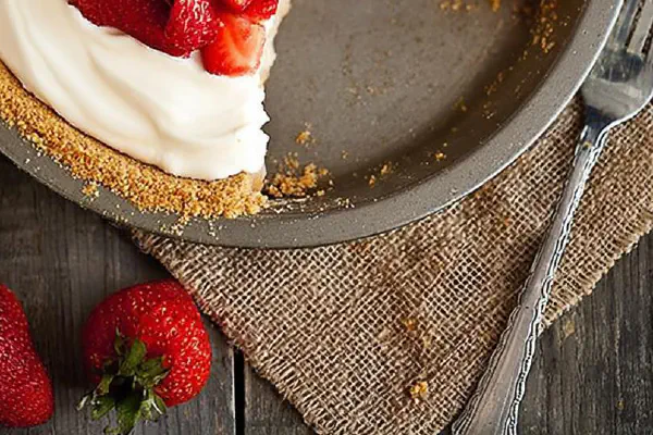 Cherry Pie with Yogurt Crust