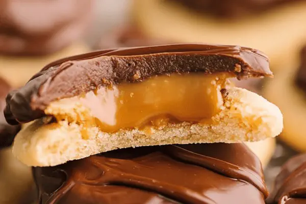 Crunchy Coconut Macaroons